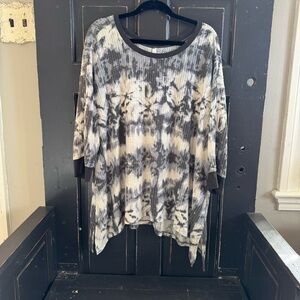 Lularoe Cozy Kate shirt